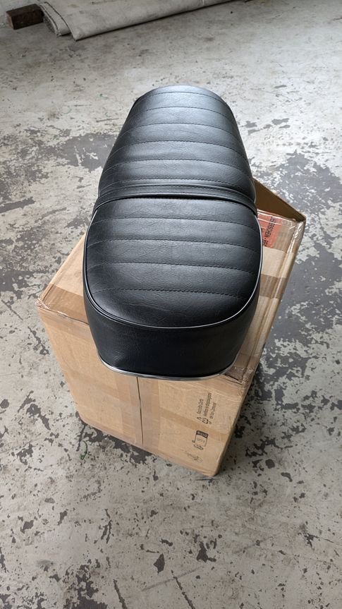 CB  125 K5 Sitzbank