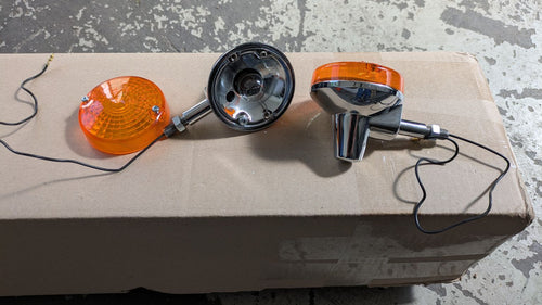 Blinker vorne RV 50 neu wie original