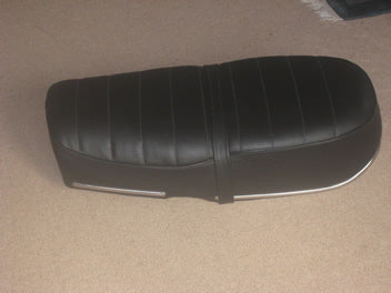 CB 125 K5 Sitzbankbezug inkl. Riemen