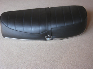 CB 250/350 K4 Sitzbankbezug inkl. Riemen