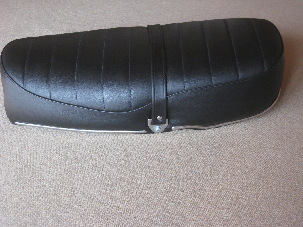CB 250/350 K4 Sitzbankbezug inkl. Riemen