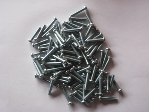 Kreutzschlitzschrauben M5 28mm
