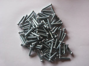 Kreutzschlitzschrauben M5 28mm