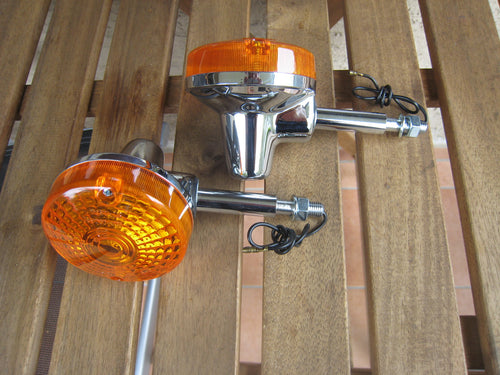 Blinker RV 50/90/125 neu Repro kurz Kunststoff